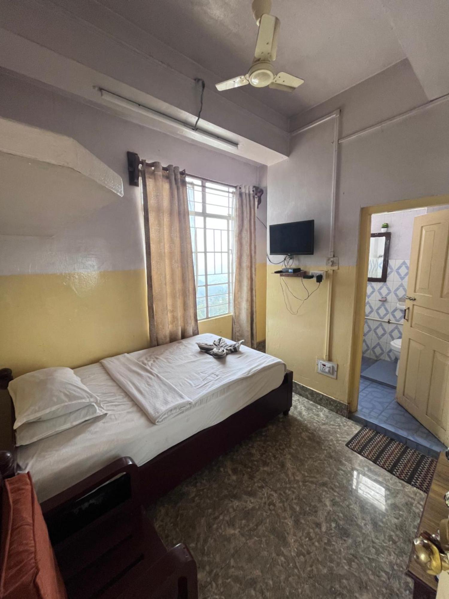 Kohima Jn Hotel מראה חיצוני תמונה
